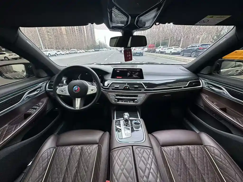 BMW 7 SERIES