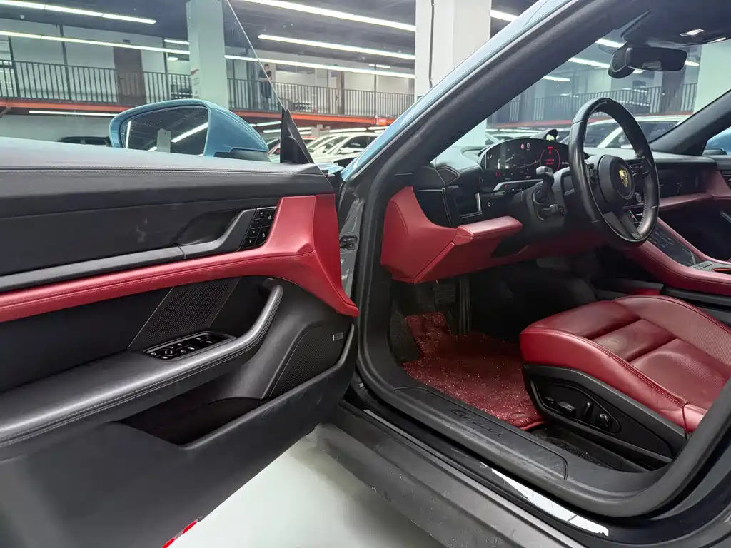 Porsche Taycan — миниатюра 5