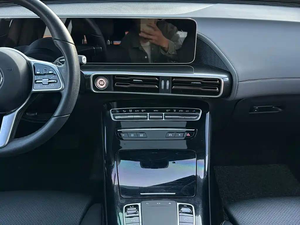 Mercedes-Benz EQC — миниатюра 20