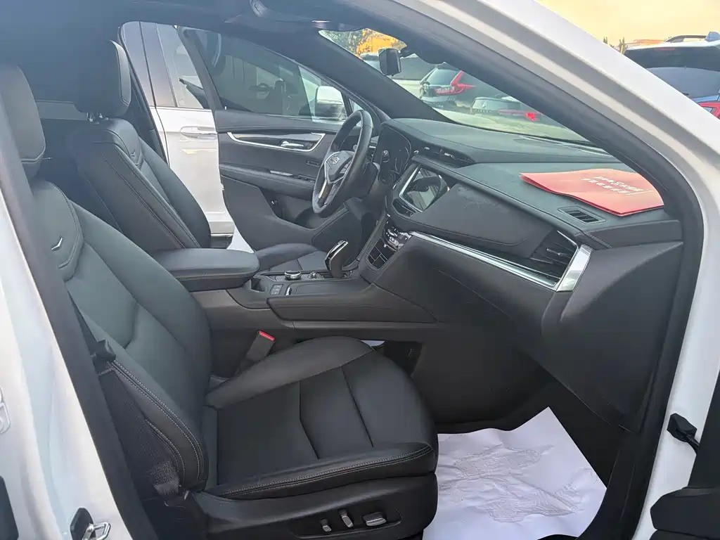 Cadillac XT5 — миниатюра 11