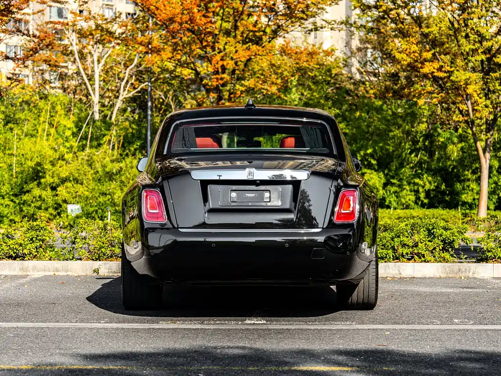 ROLLS-ROYCE PHANTOM
