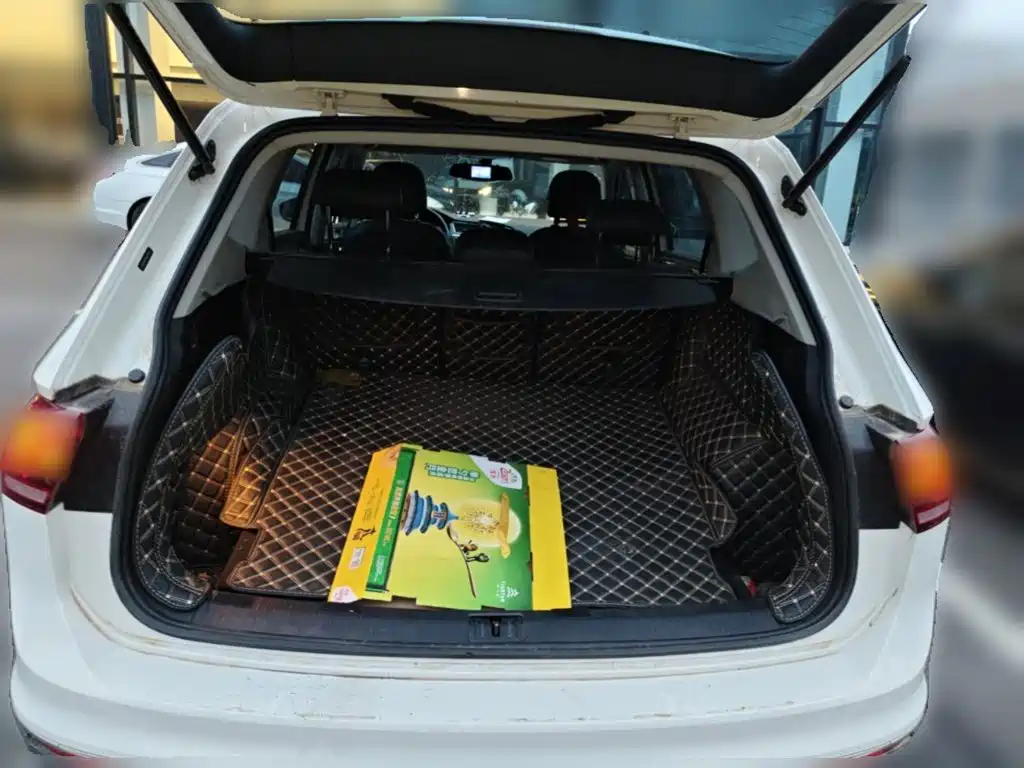 Volkswagen Tiguan L — миниатюра 24