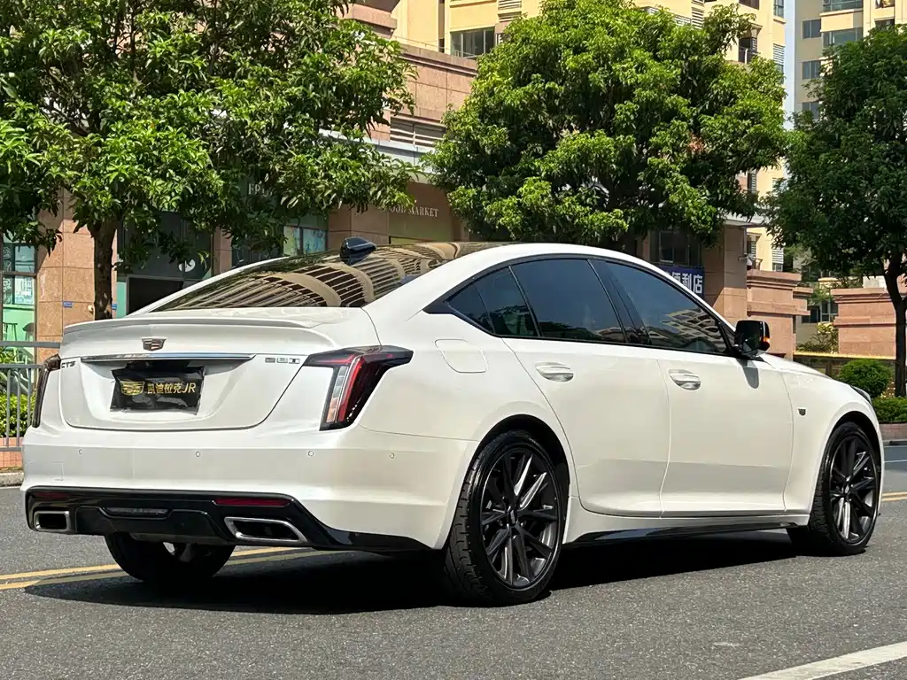 Cadillac CT5 2023 28T