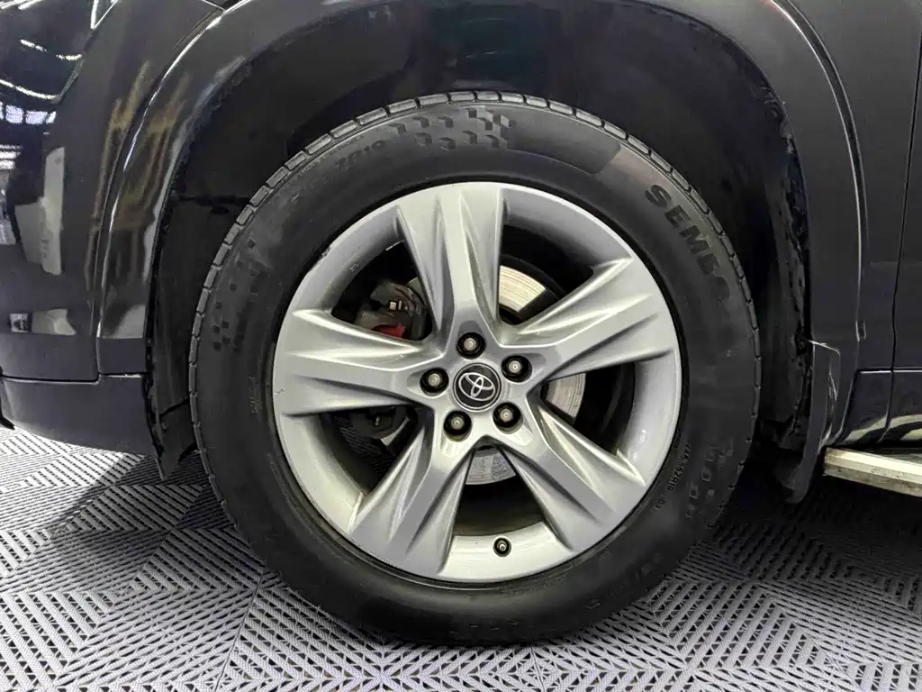 Toyota Highlander — миниатюра 5