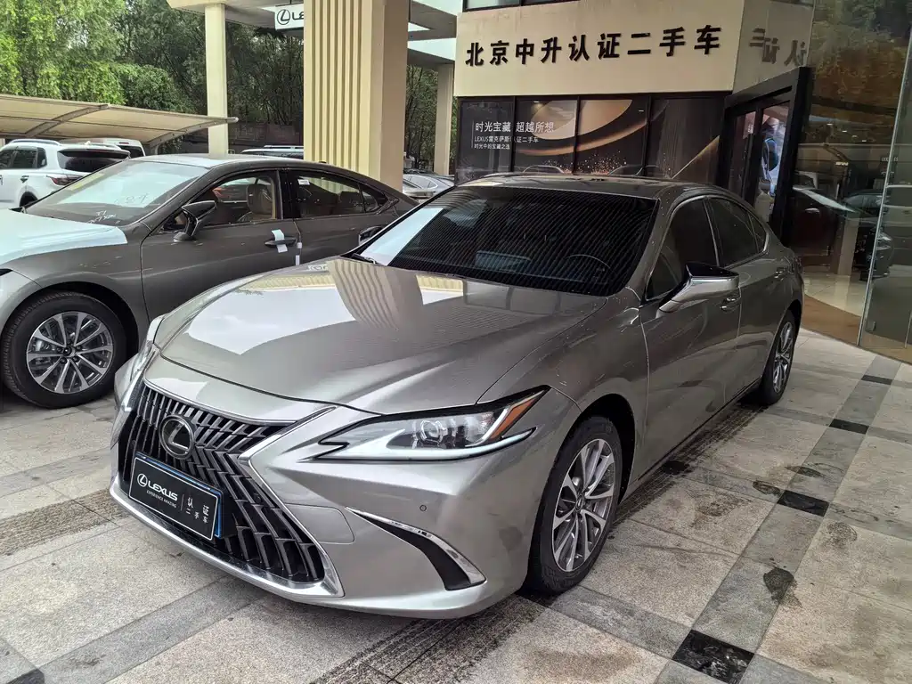 Купить Lexus ES
