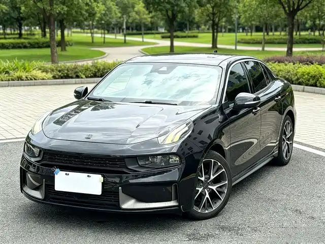 2019 Lynk & Co 03