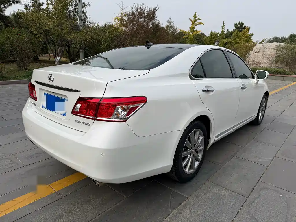Lexus ES — миниатюра 4