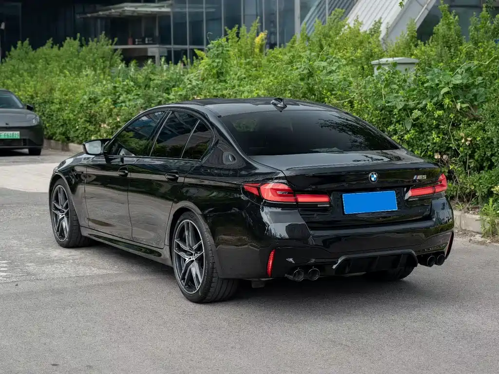 BMW M5