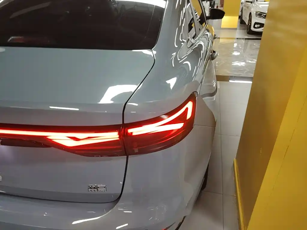 Geely Emgrand — миниатюра 8