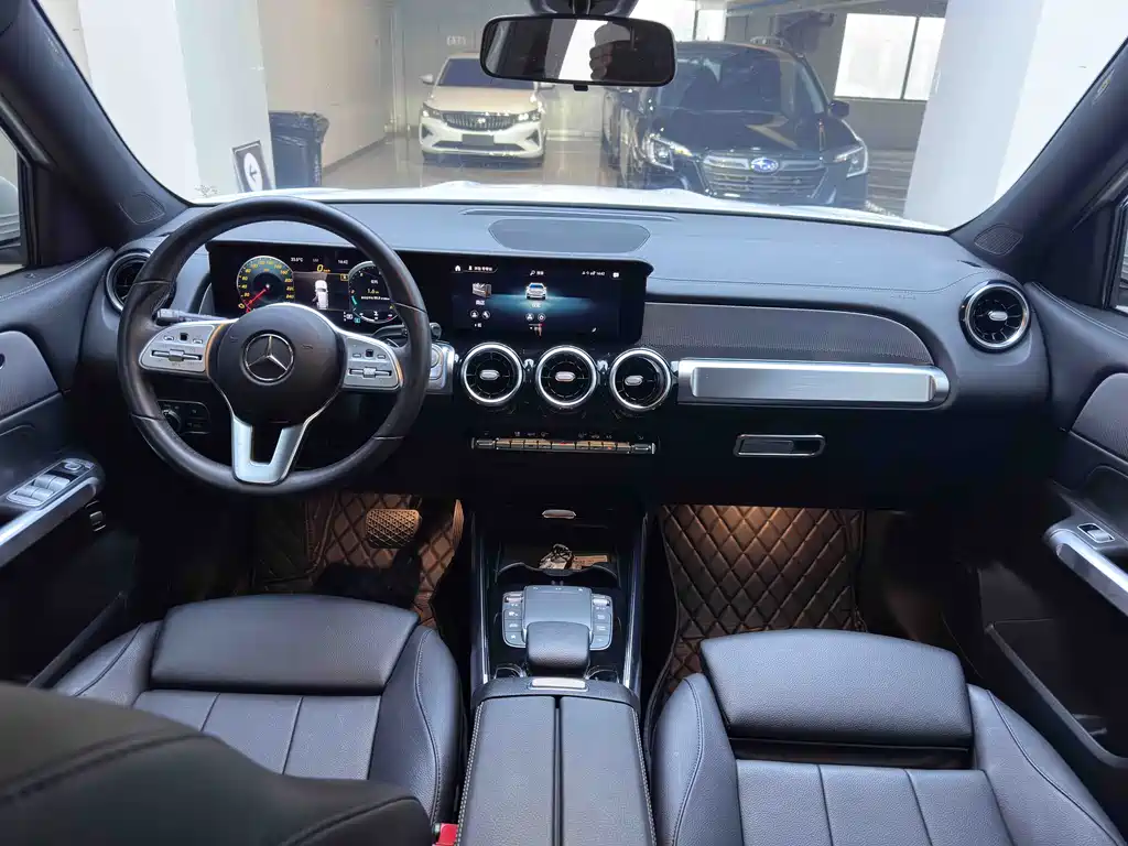 Mercedes-Benz GLB — миниатюра 20