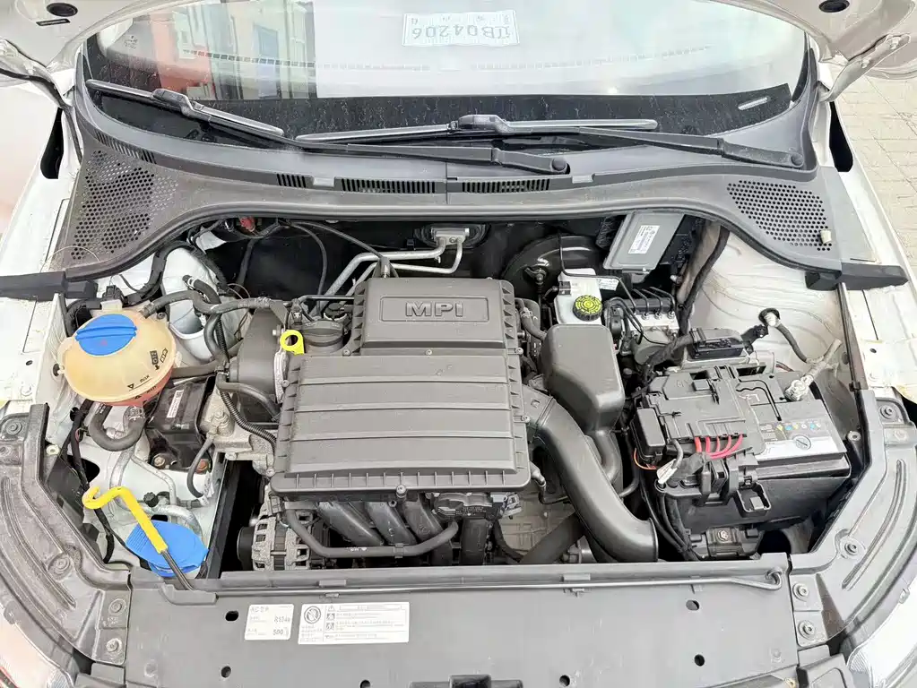 Skoda Rapid 1.6L Auto Innovation Edition, фото 8