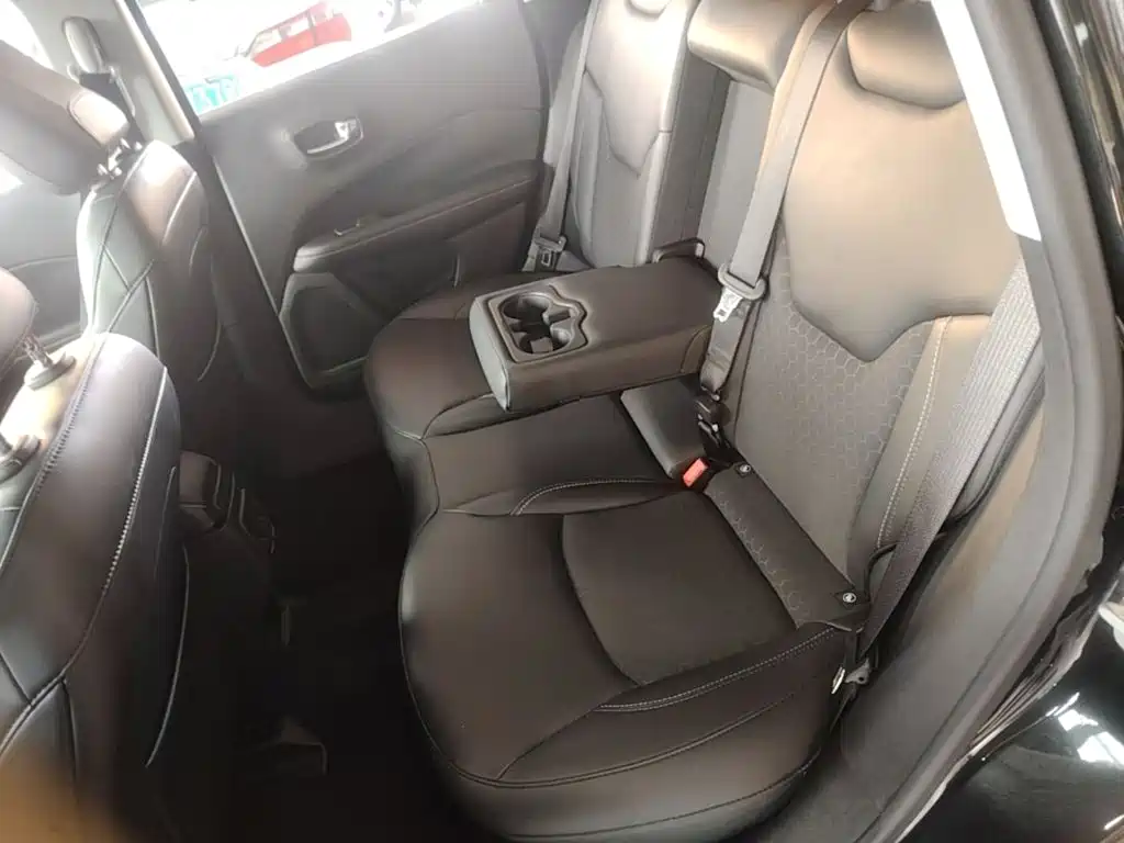 Jeep Compass — миниатюра 17