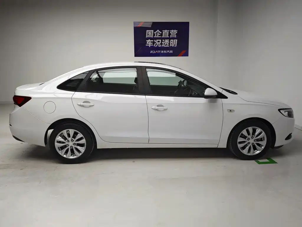 Buick Excelle — миниатюра 7