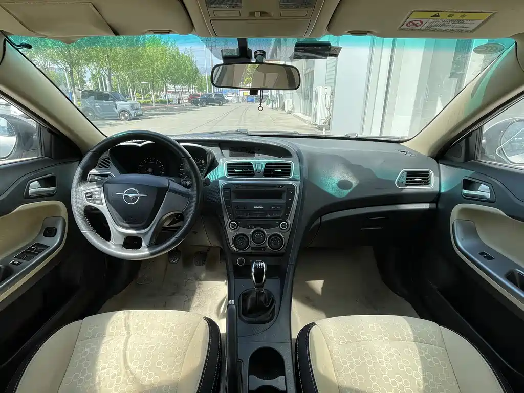 Haima Familia 2014 M5 1.6L MT Elite