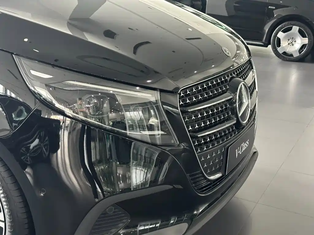 Mercedes-Benz V-Class — миниатюра 11