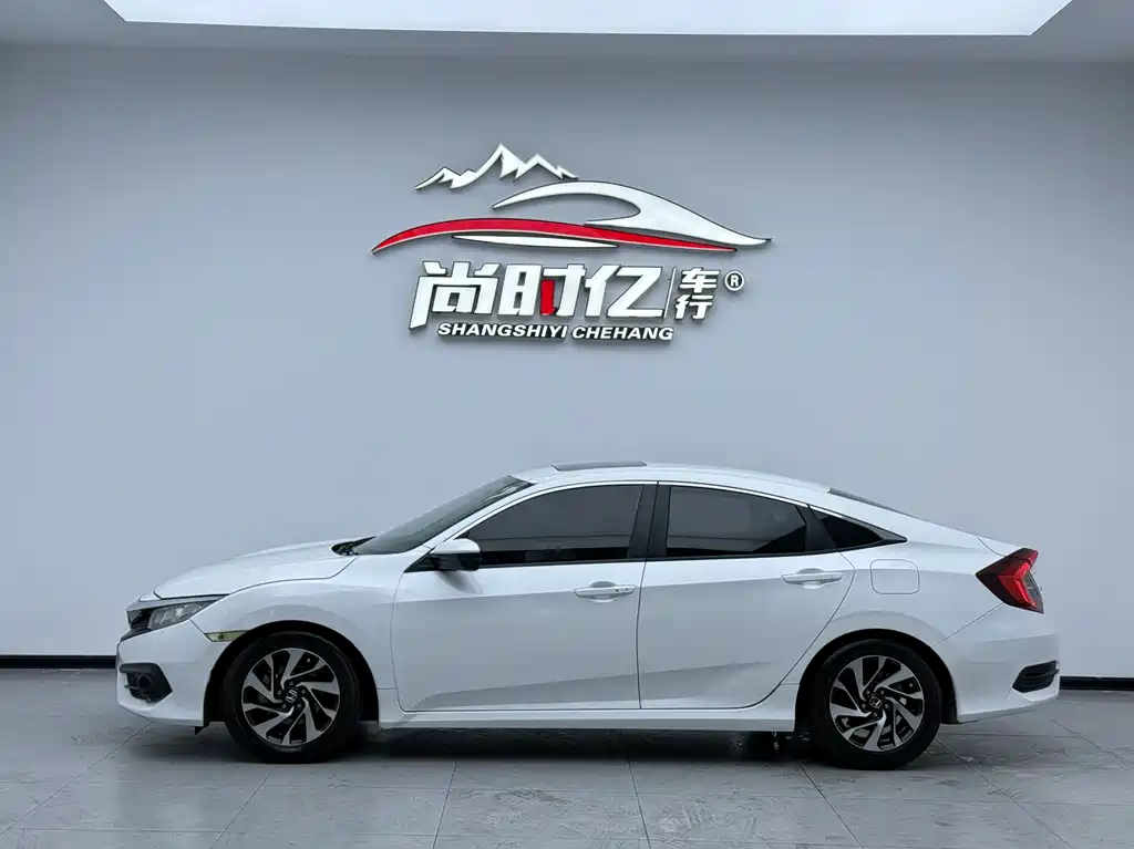 Honda Civic 2016 220TURBO CVT Luxury