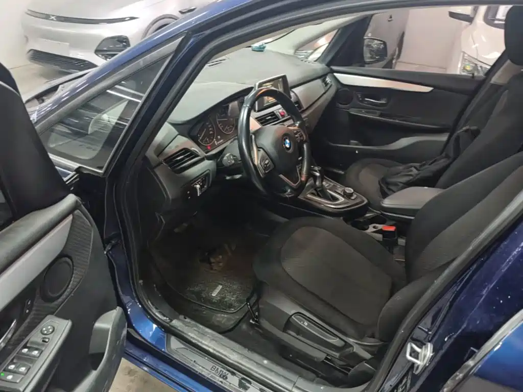 BMW 2 Series Active Tourer — миниатюра 16