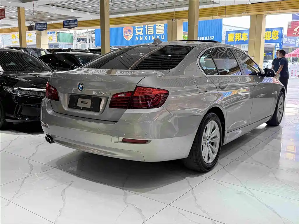 BMW 5 Series — миниатюра 6
