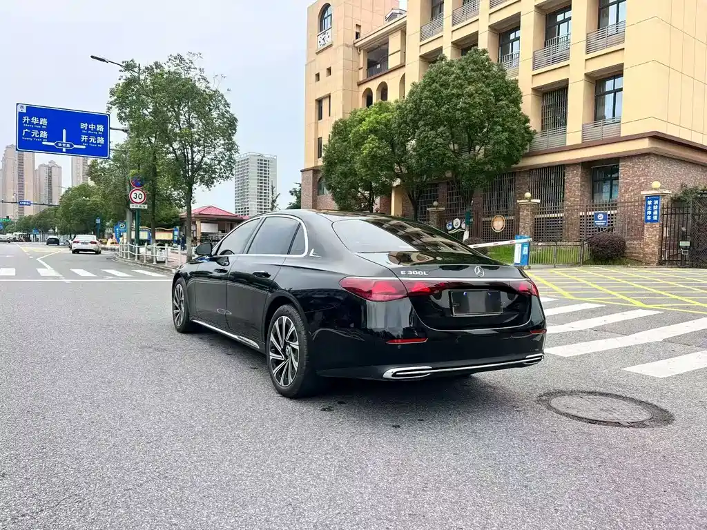 Mercedes-Benz E-Class E 2025 E 300 L Luxury