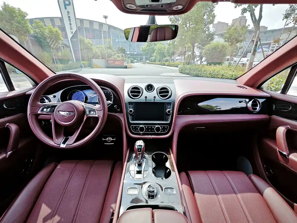 Bentley Bentayga — миниатюра 9