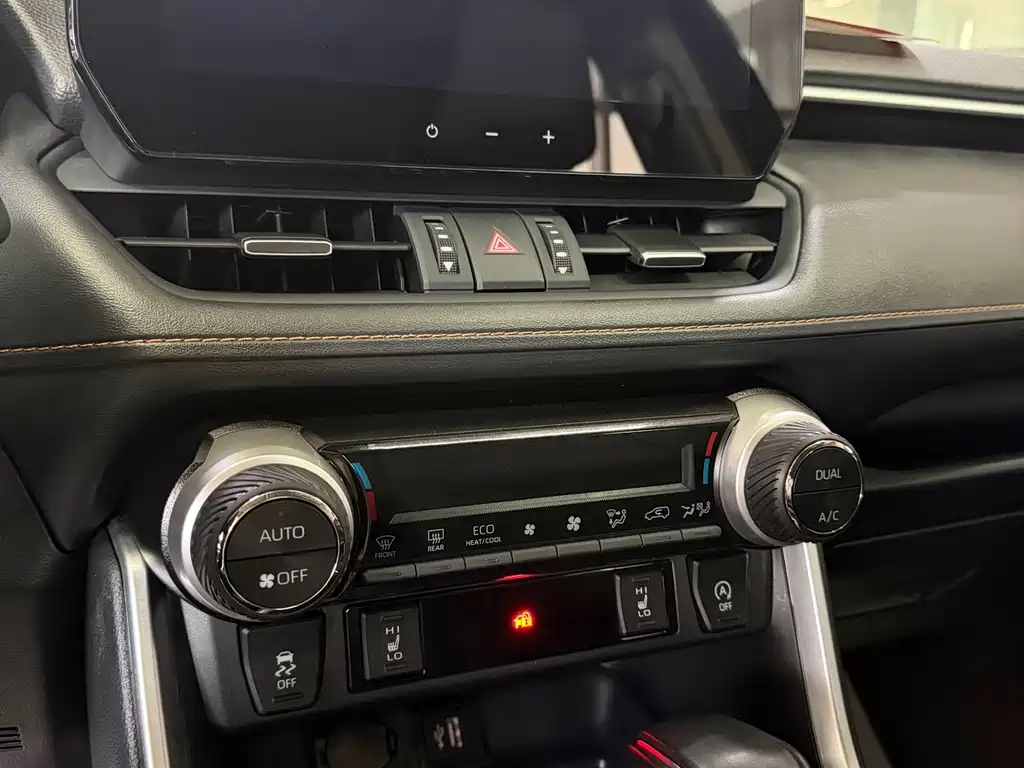 Toyota RAV4 — миниатюра 7