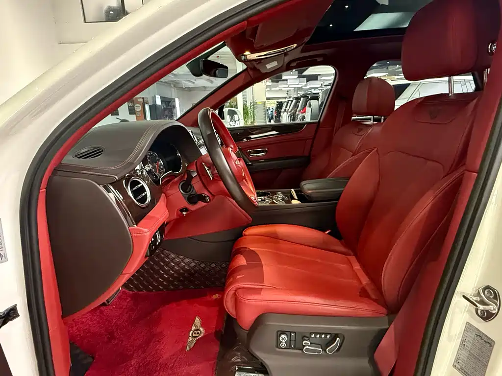 Bentley Bentayga — миниатюра 16