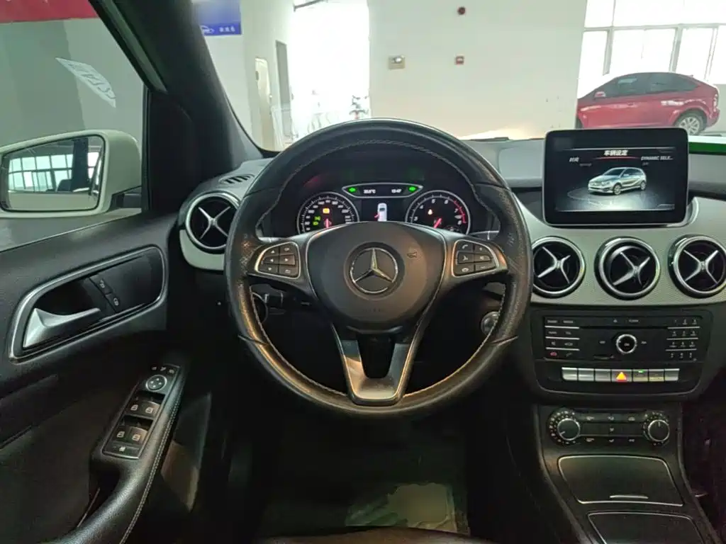 Mercedes-Benz B-Class — миниатюра 11