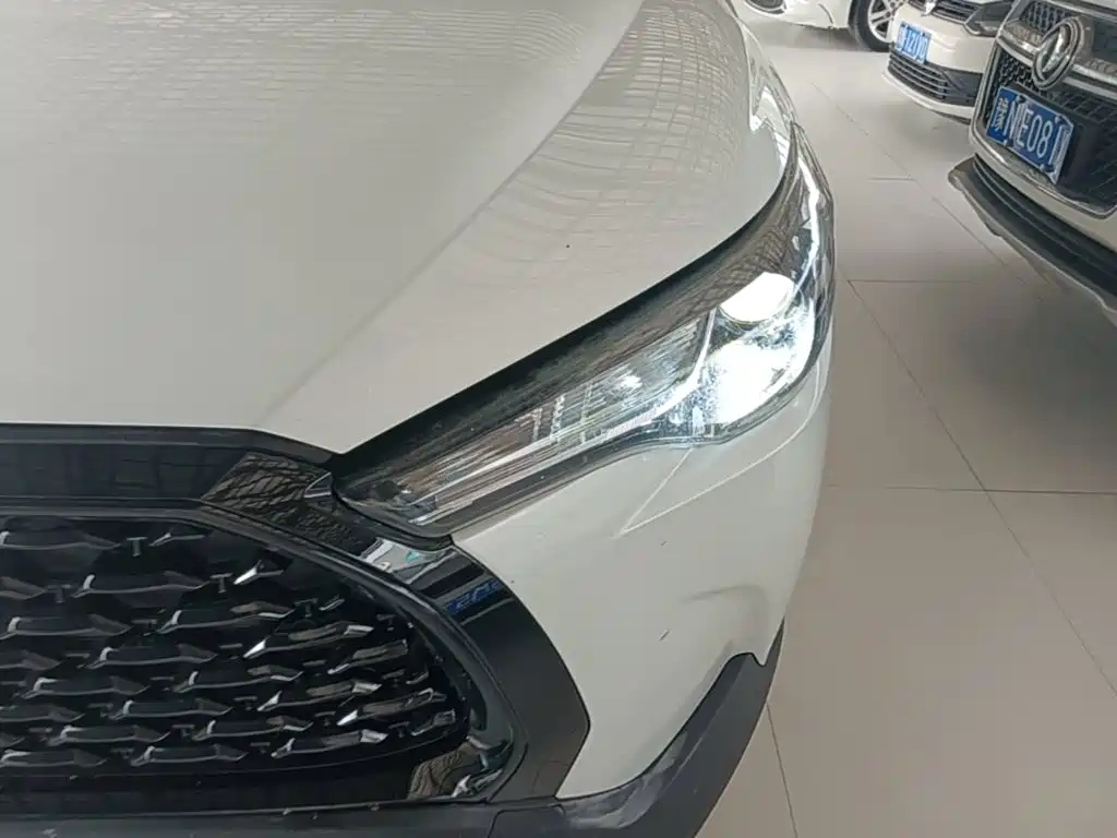 Toyota Corolla Cross — миниатюра 24