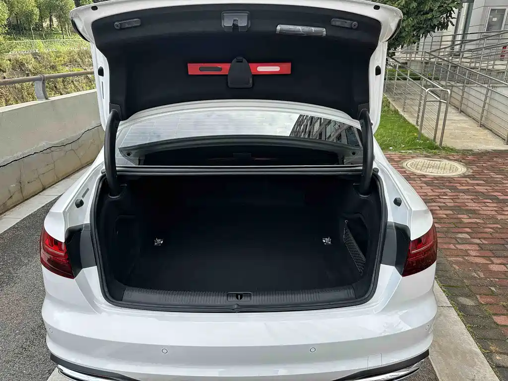 Audi A4L — миниатюра 18