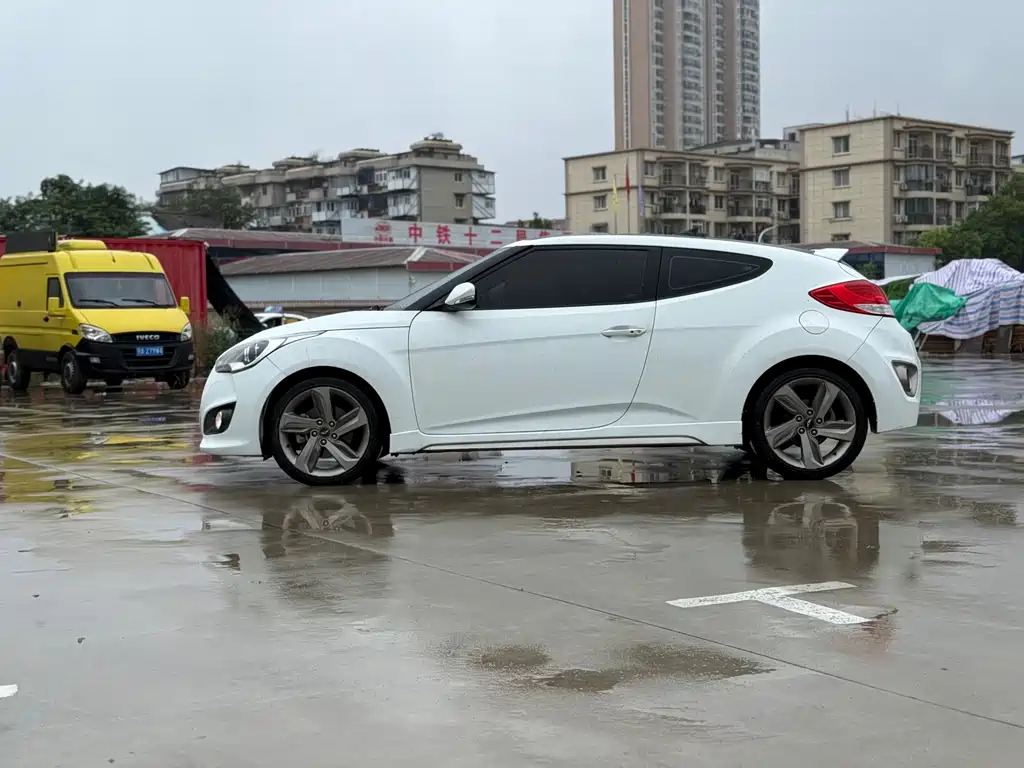 Hyundai Veloster 2012 1.6T AT Premium