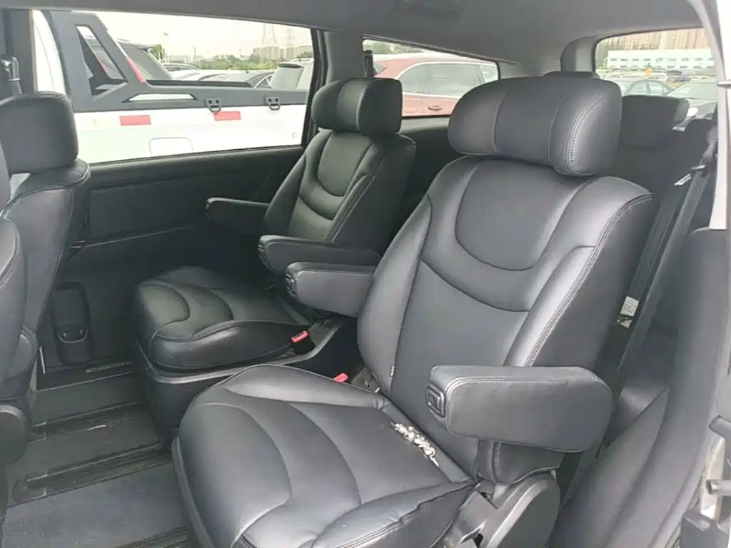 Luxgen Big 7 MPV — миниатюра 17