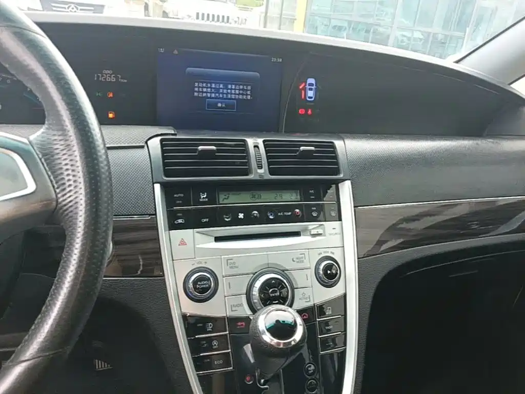 Luxgen Big 7 MPV — миниатюра 13