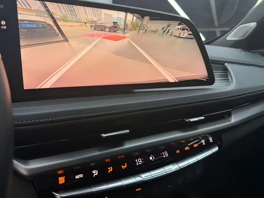 Cadillac XT4 — миниатюра 9