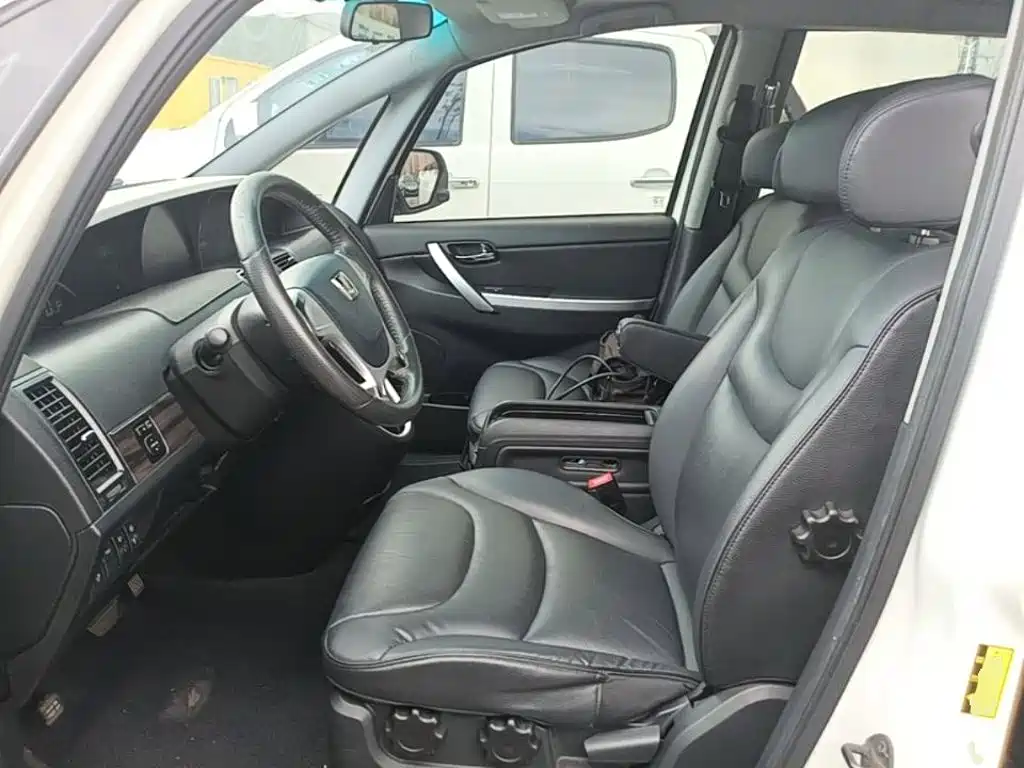 Luxgen Big 7 MPV — миниатюра 15