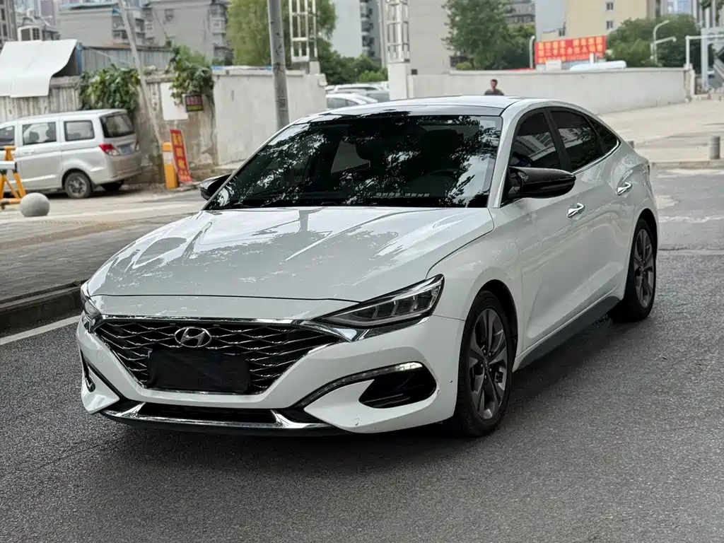 Купить Hyundai Fista