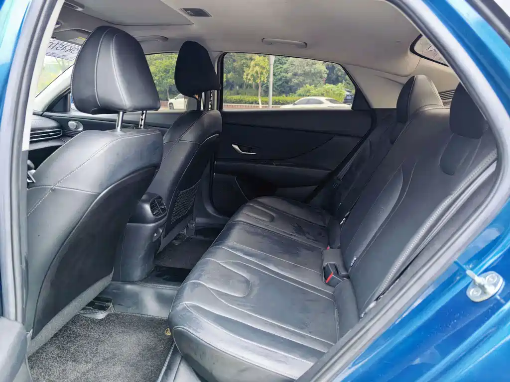 Hyundai Elantra — миниатюра 5