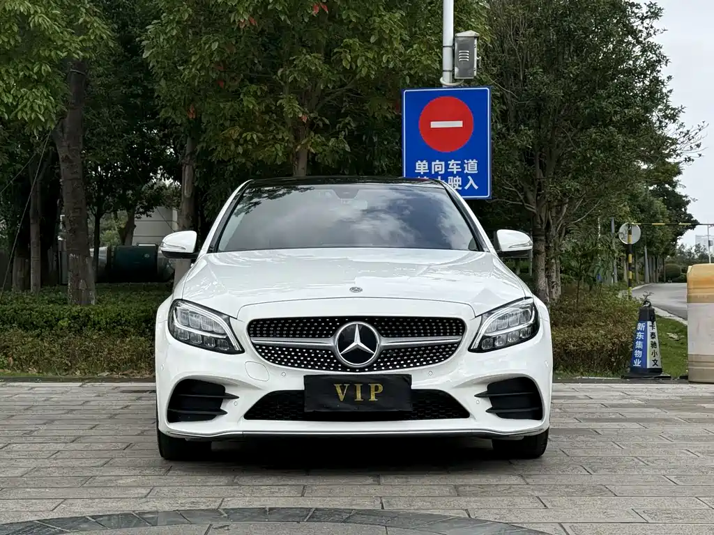 Mercedes-Benz C-Class — миниатюра 2