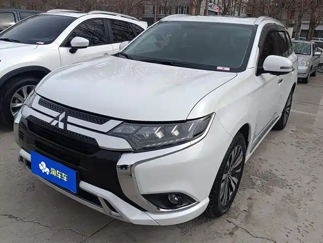 MITSUBISHI OUTLANDER 2022