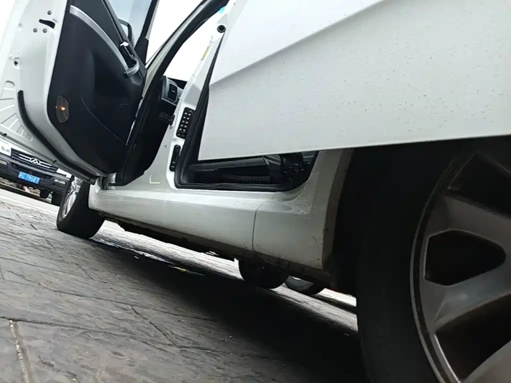 Luxgen Big 7 MPV — миниатюра 22
