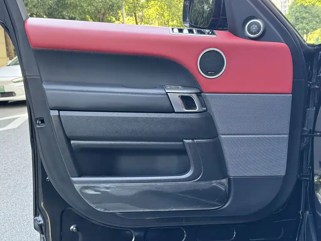 Land Rover Sport — миниатюра 17