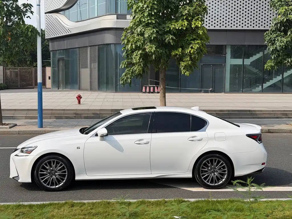 Lexus GS — миниатюра 19