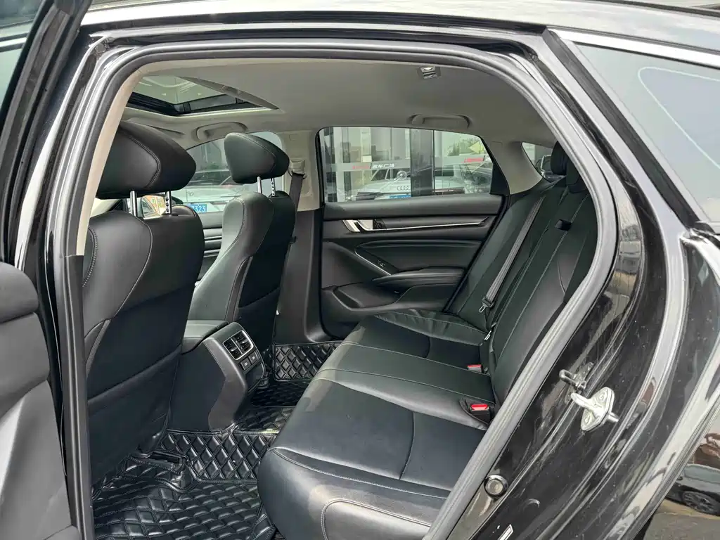 Honda Accord — миниатюра 6
