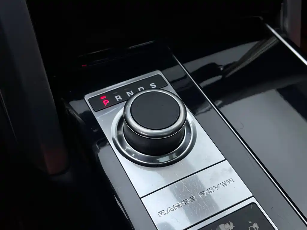 Land Rover Range Rover — миниатюра 5