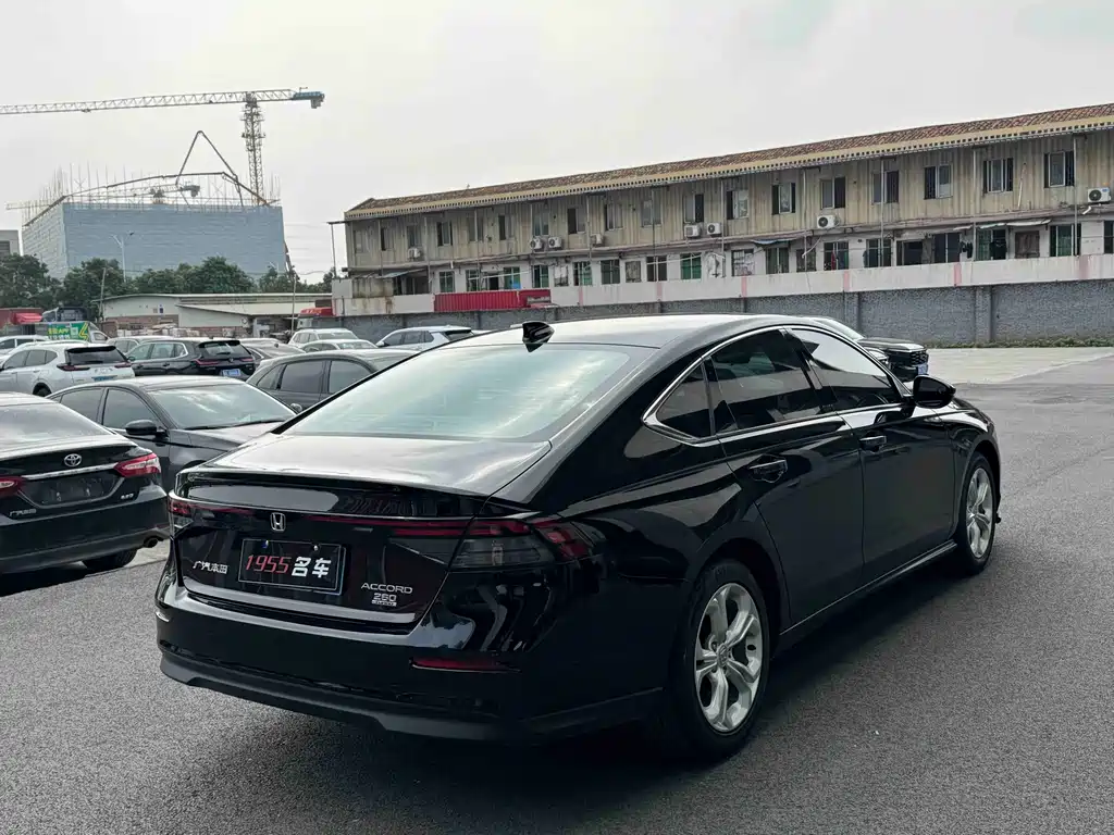 Honda Accord — миниатюра 9