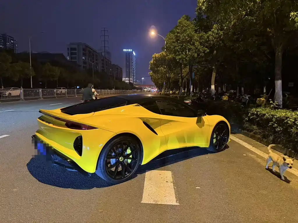 Lotus Emira 2023 2.0T AT