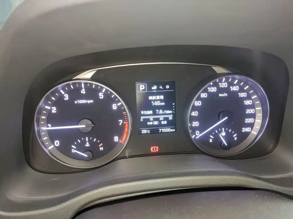 Hyundai Elantra — миниатюра 12
