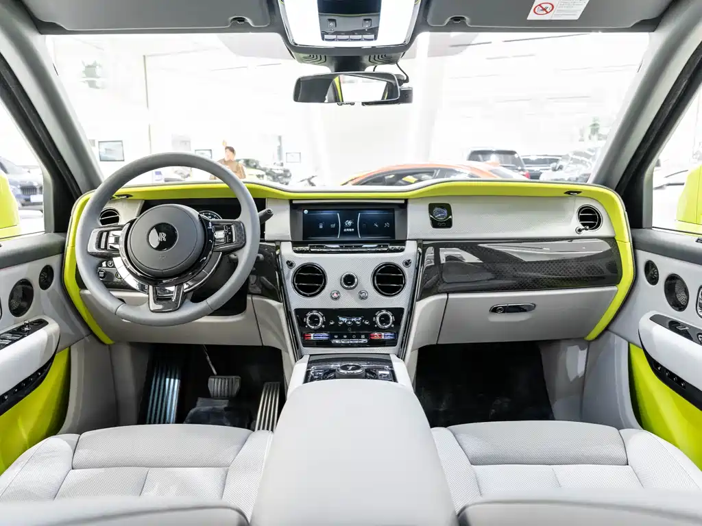 ROLLS-ROYCE CULLINAN