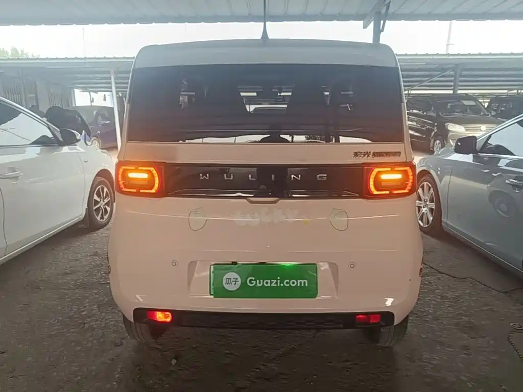 Wuling MINIEV — миниатюра 6