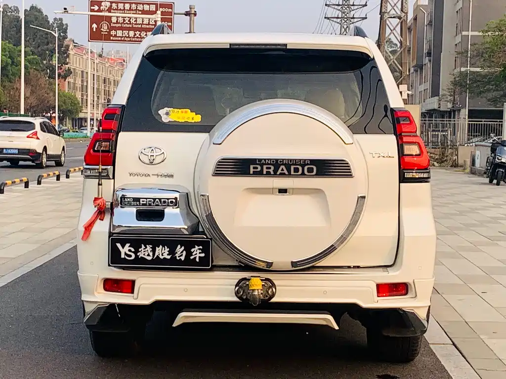 TOYOTA PRADO