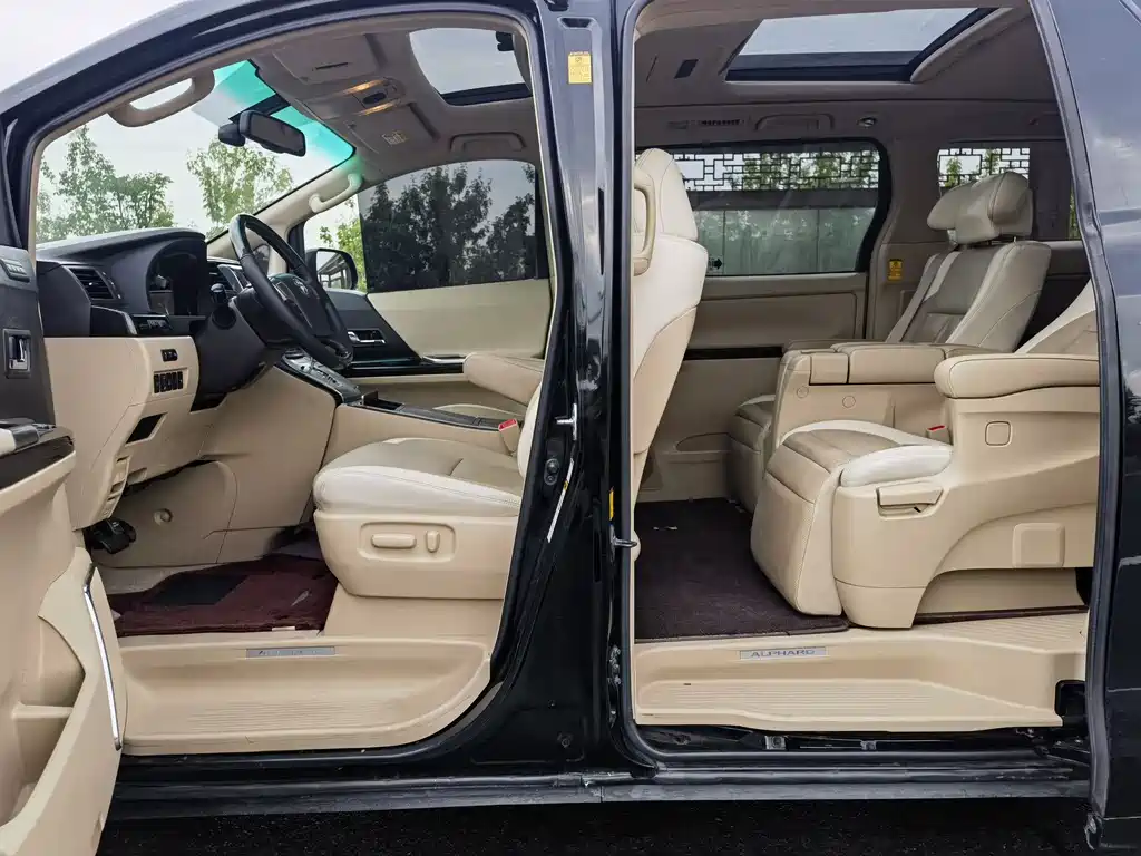 Toyota Alphard 2012 3.5L Luxury